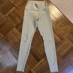 ALO Yoga Cream Leggings